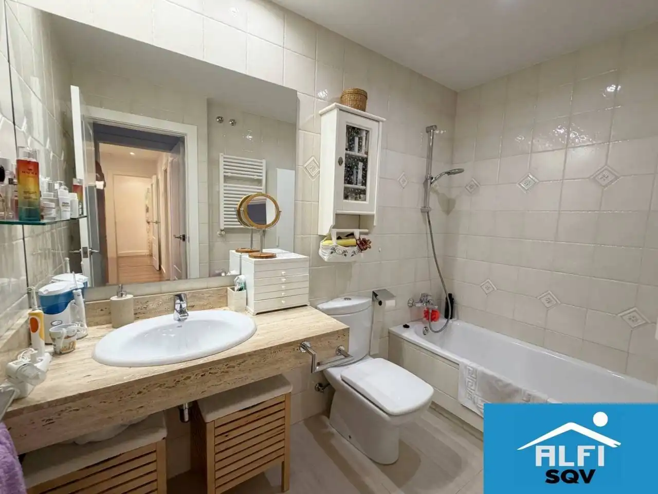 Bathroom of Flat for sale in Sabadell  with Air Conditioner, Heating and Parquet flooring