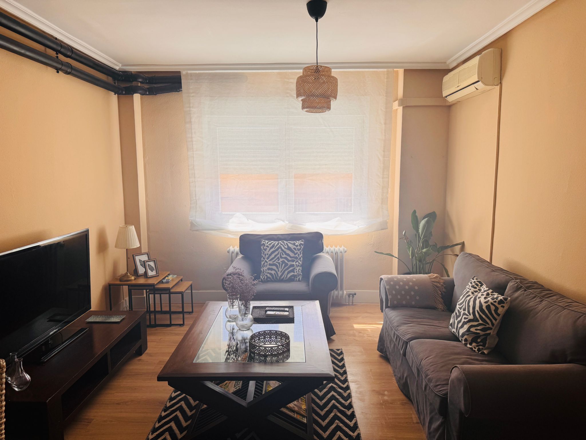 Sala d'estar de Apartament de lloguer en Cáceres Capital amb Aire condicionat, Calefacció i Moblat