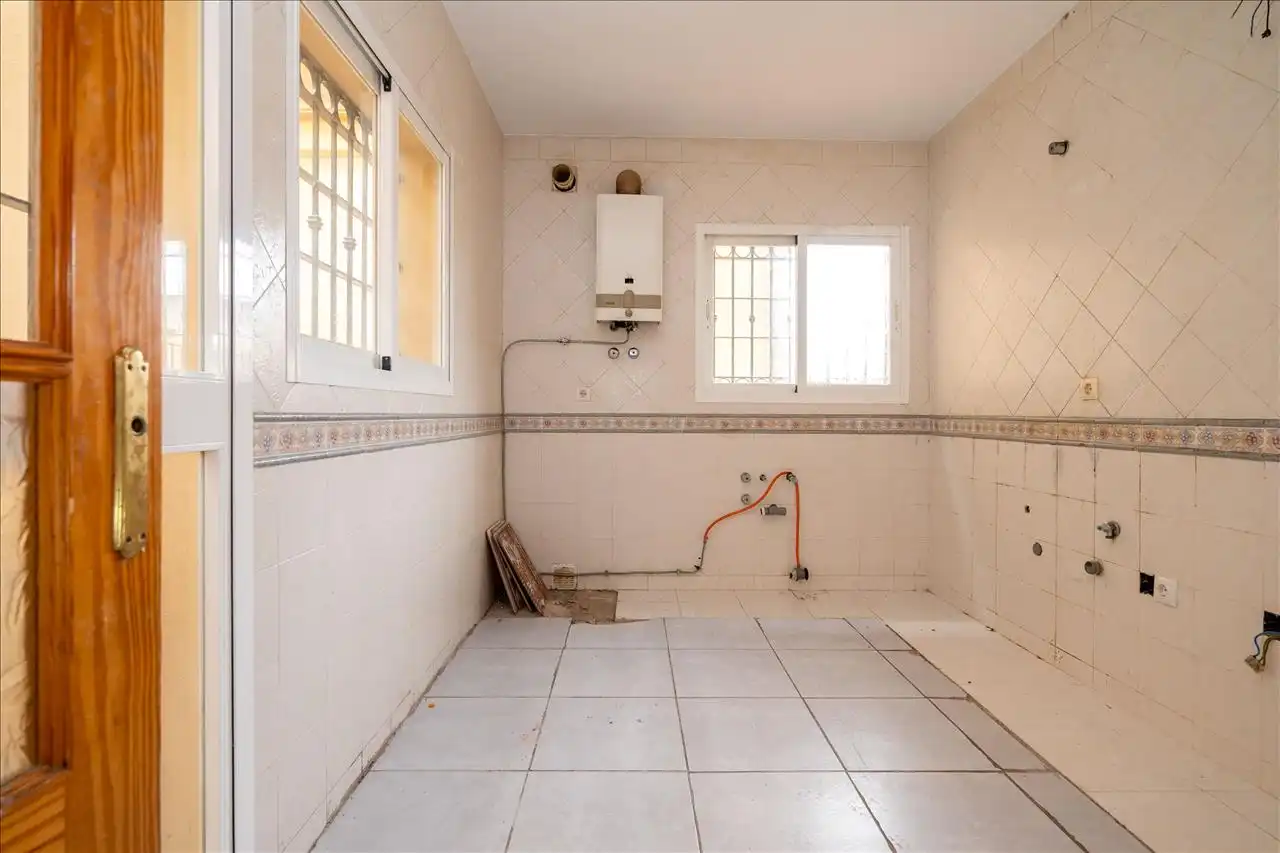 Bathroom of Detached homes for sale in Málaga  with Terrace and Swimming Pool