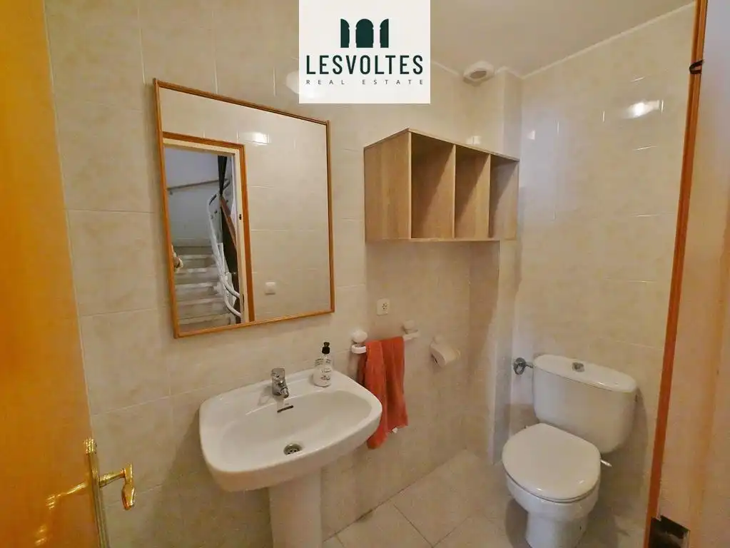 Bathroom of Flat for sale in Verges  with Air Conditioner, Heating and Terrace