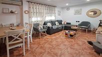 Sala d'estar de Casa adosada en venda en Torrent amb Calefacció, Terrassa i Traster