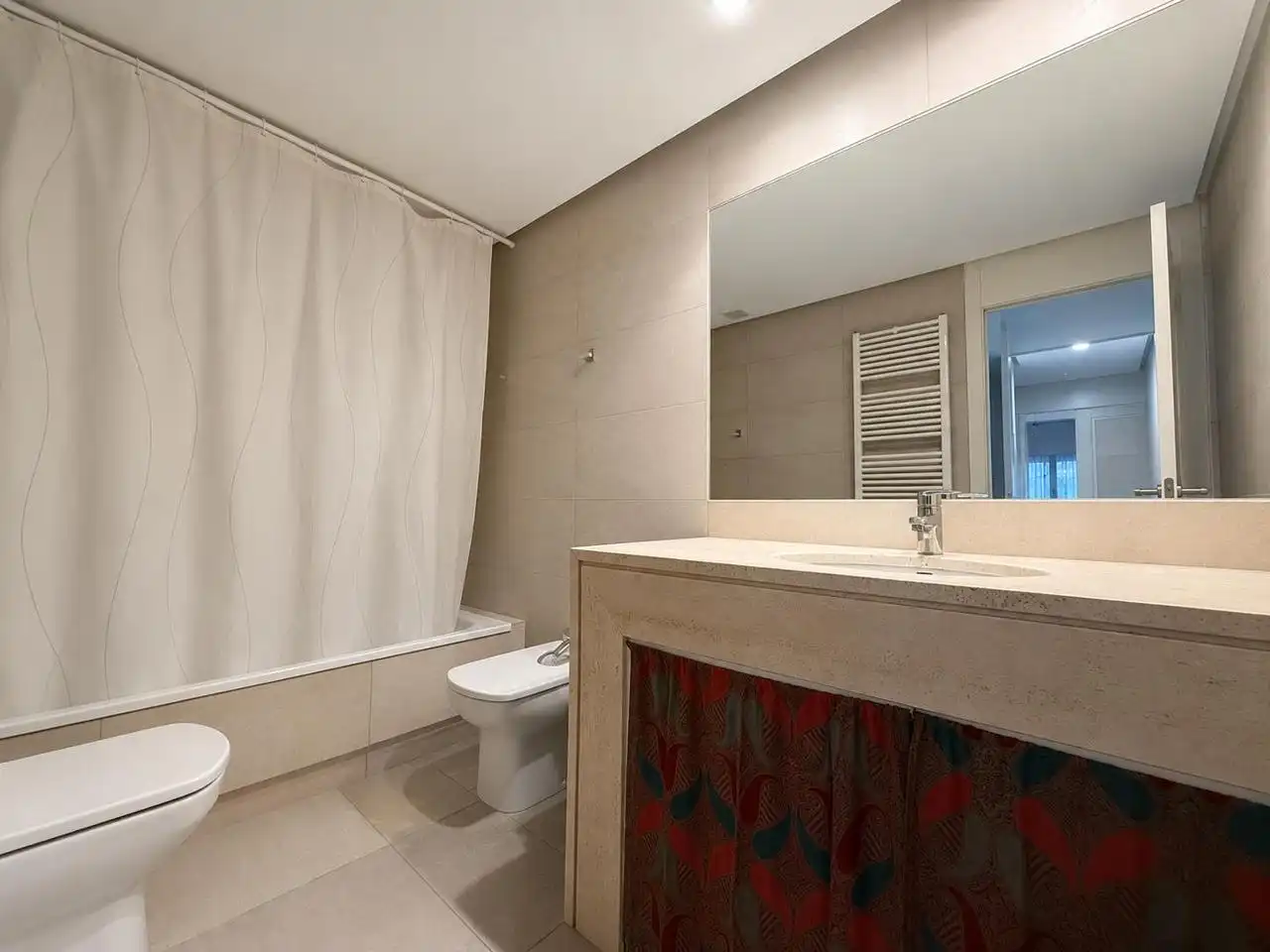 Bathroom of Flat for sale in Madrid  with Air Conditioner, Heating and Parquet flooring