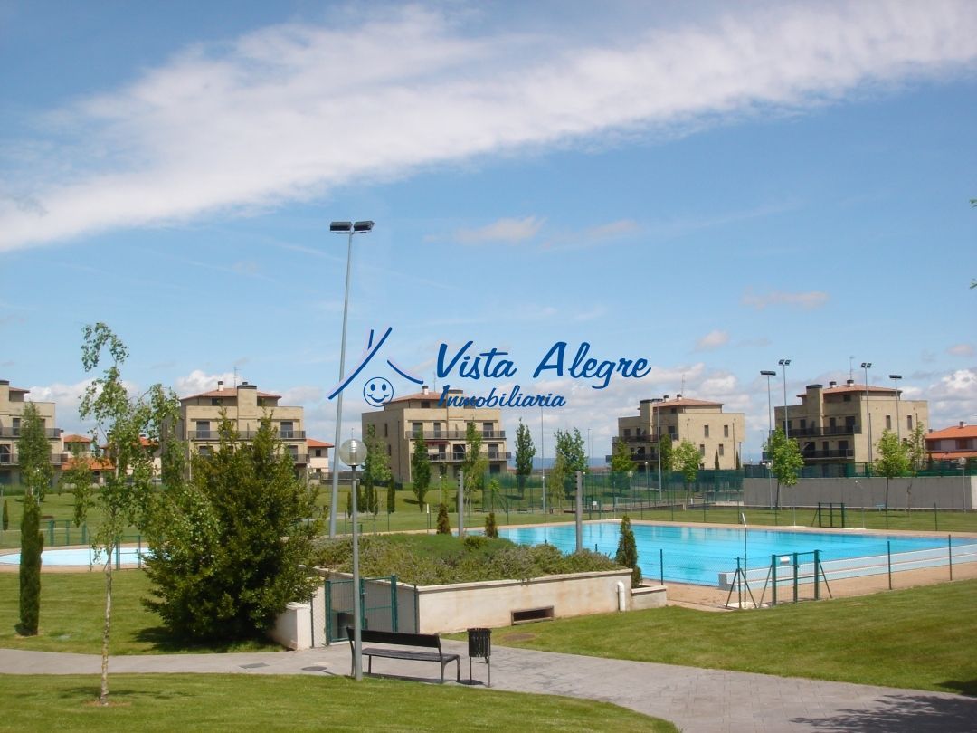 Vista exterior de Apartamento en venta en Cirueña con Calefacción, Parquet y Terraza