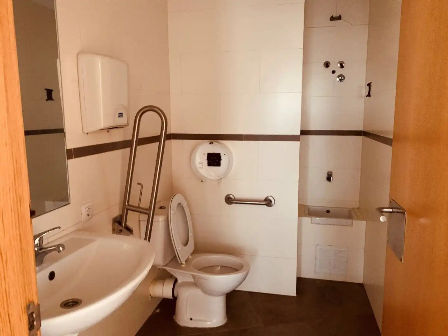 Baño de Oficina de alquiler en Santiponce