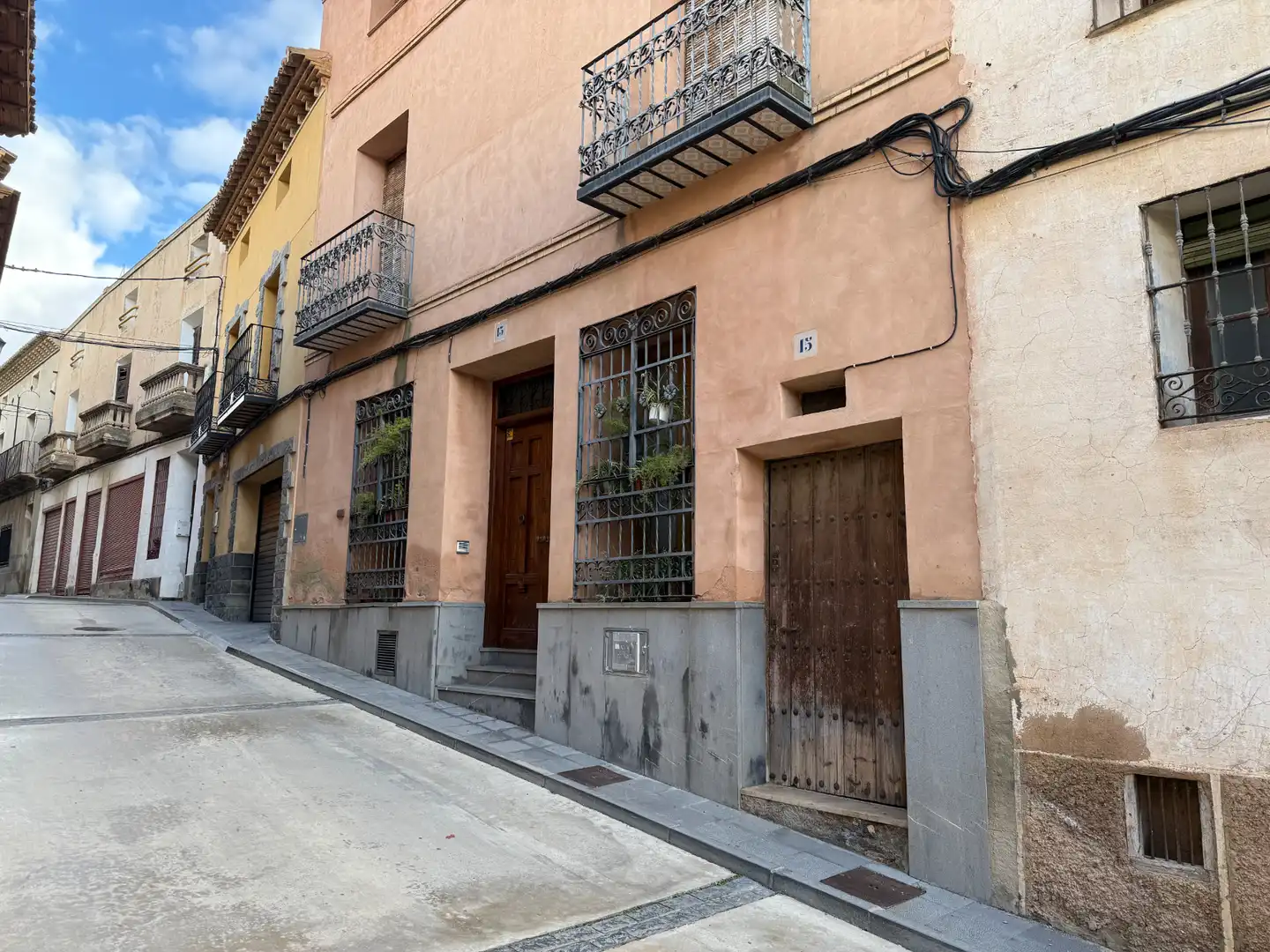 Vista exterior de Casa o xalet en venda en Calatorao amb Calefacció, Jardí privat i Terrassa