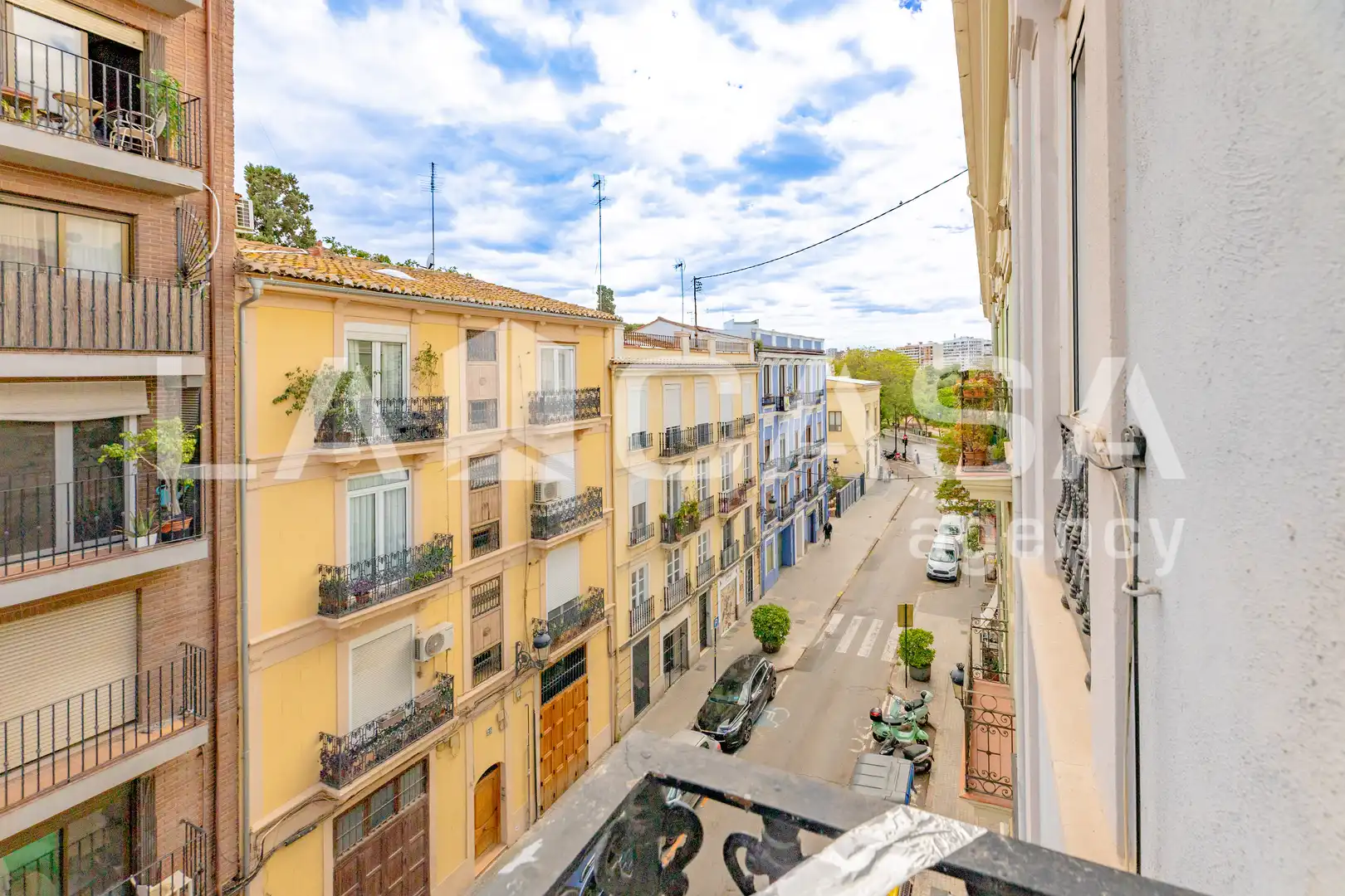 Exterior view of Flat for sale in Valencia  with Balcony