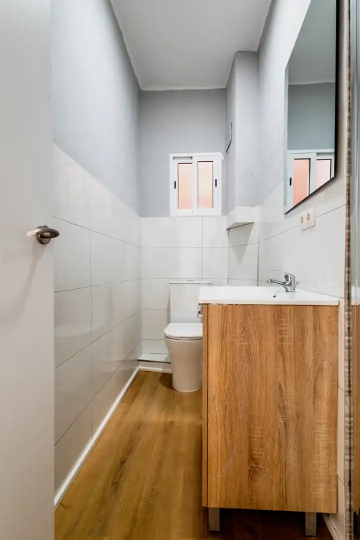 Baño de Piso en venta en Manresa con Horno y Balcón