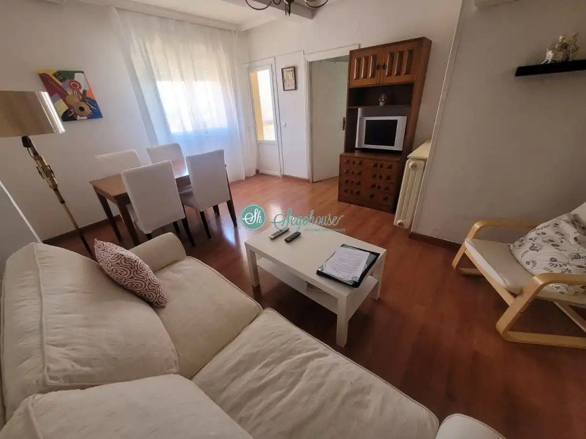 Sala de estar de Piso en venta en Segovia con Calefacción y Terraza