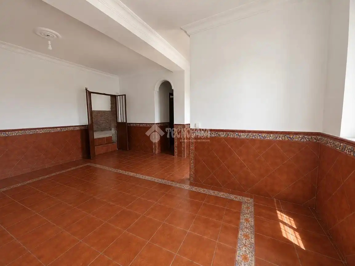 Dormitori de Casa adosada en venda en Alcalá del Río amb Aire condicionat i Balcó
