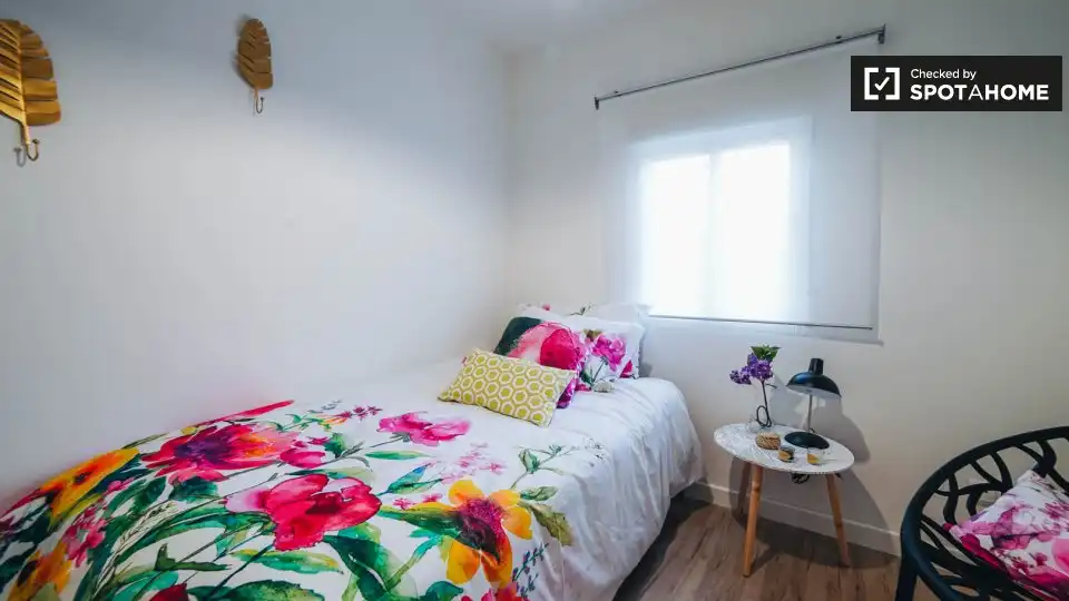 Bedroom of Flat for share in Madrid  with Air Conditioner, Heating and Terrace