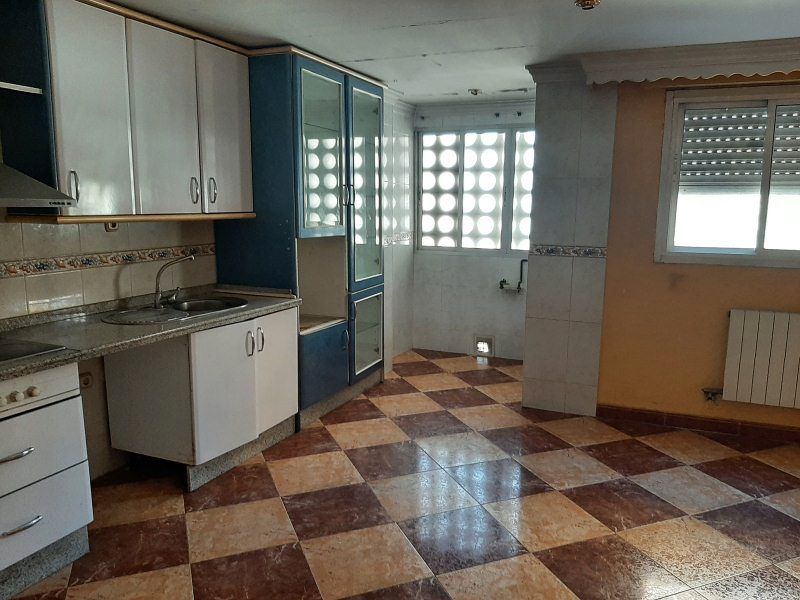 Cuina de Pis en venda en  Granada Capital amb Calefacció i Alarma