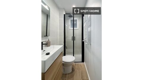 Foto 4 de Habitación en Tres Olivos - Valverde, Madrid Capital