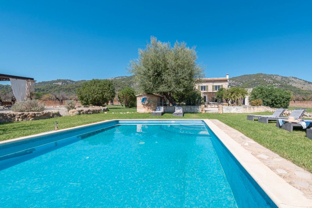 Piscina de Finca rústica en venda en Selva amb Aire condicionat, Calefacció i Jardí privat