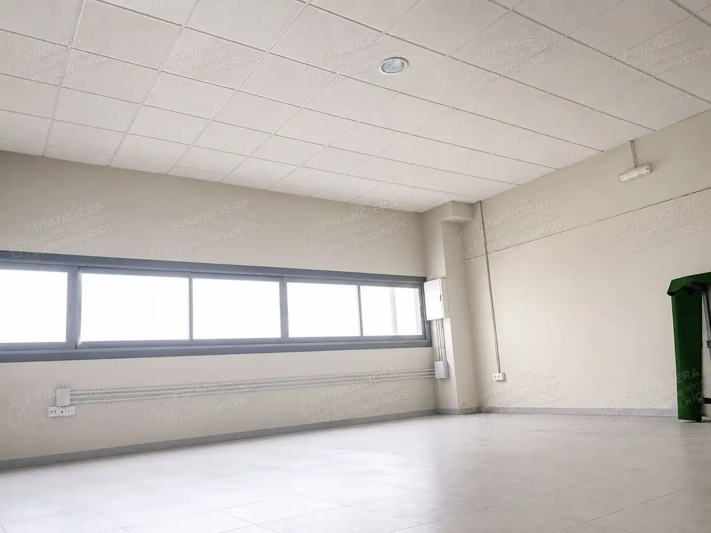 Nave industrial en venta en Alcalá de Guadaira