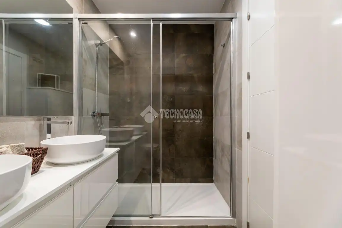 Bathroom of Flat for sale in Torrelodones  with Air Conditioner, Heating and Terrace