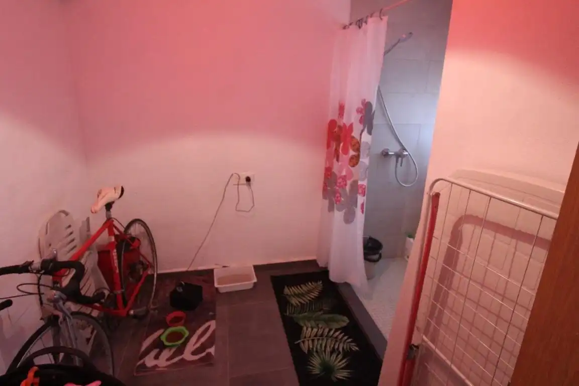 Bany de Casa adosada en venda en Torrevieja amb Jardí privat, Terrassa i Moblat
