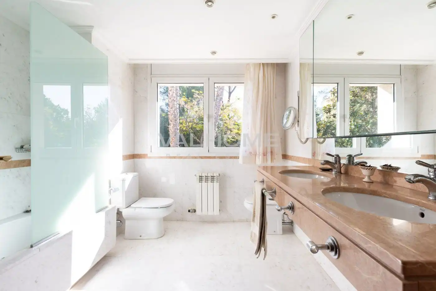 Baño de Casa o chalet en venta en Sant Cugat del Vallès con Aire acondicionado, Calefacción y Jardín privado