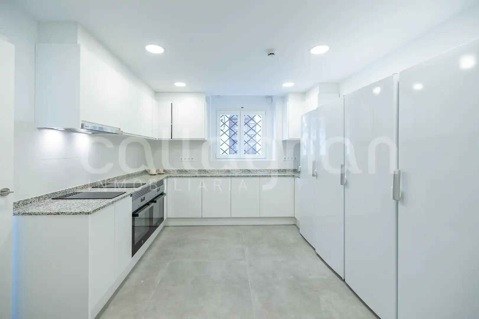 Kitchen of Buildings for sale in Valencia