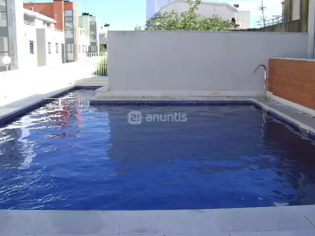 Piscina de Piso en venta en Valladolid Capital con Calefacción, Terraza y Trastero