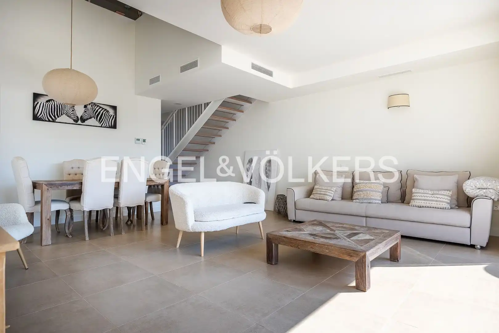 Living room of Detached homes for sale in Mairena del Aljarafe  with Air Conditioner, Heating and Private garden