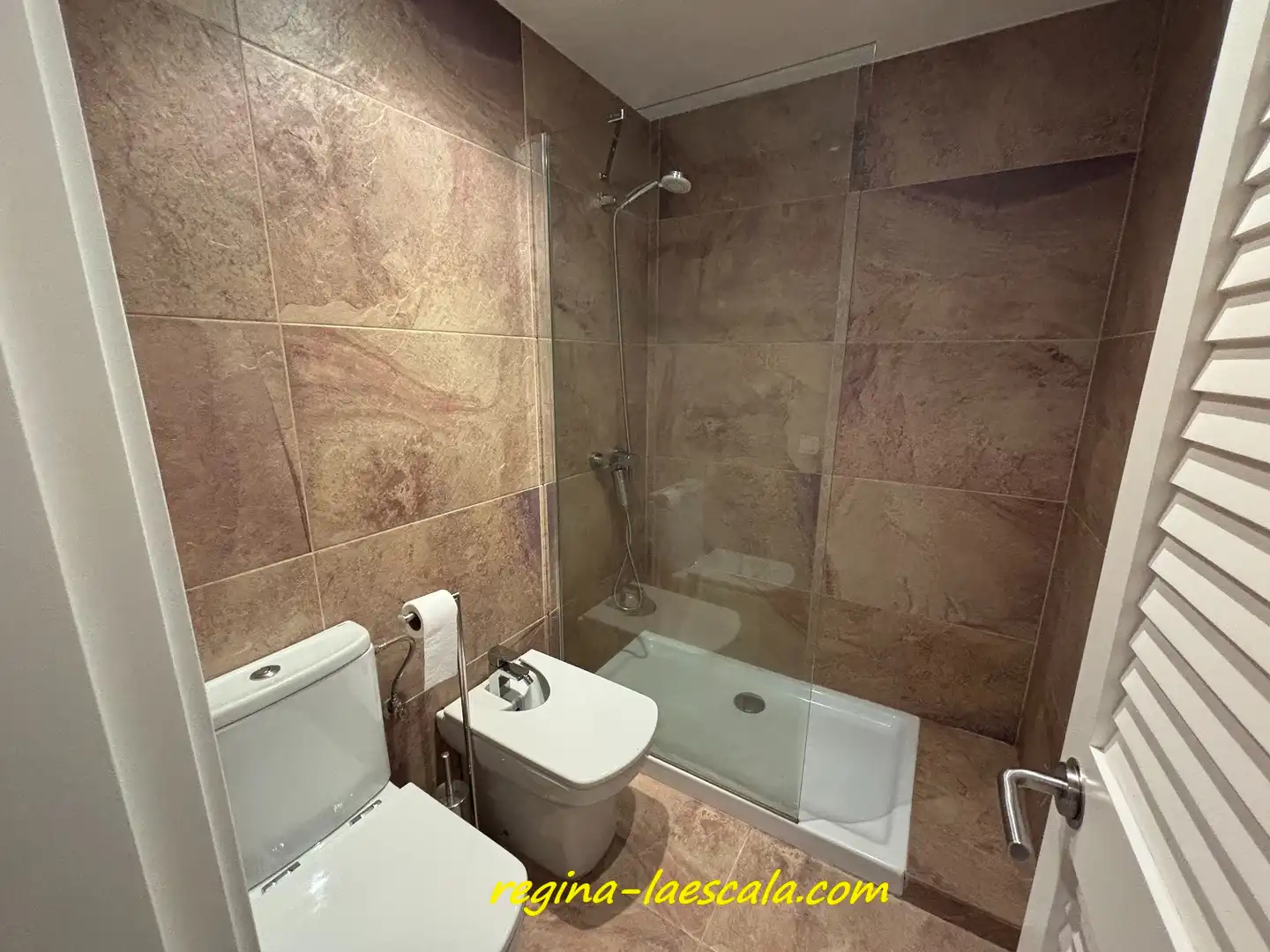 Bathroom of Flat for sale in L'Escala  with Heating, Parquet flooring and Terrace