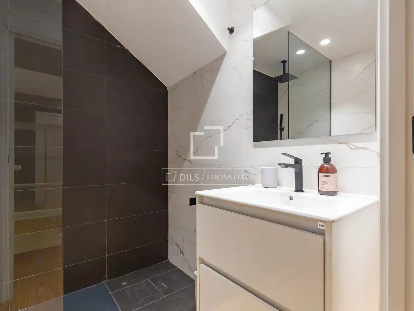 Baño de Casa o chalet de alquiler en Esplugues de Llobregat con Aire acondicionado, Calefacción y Parquet