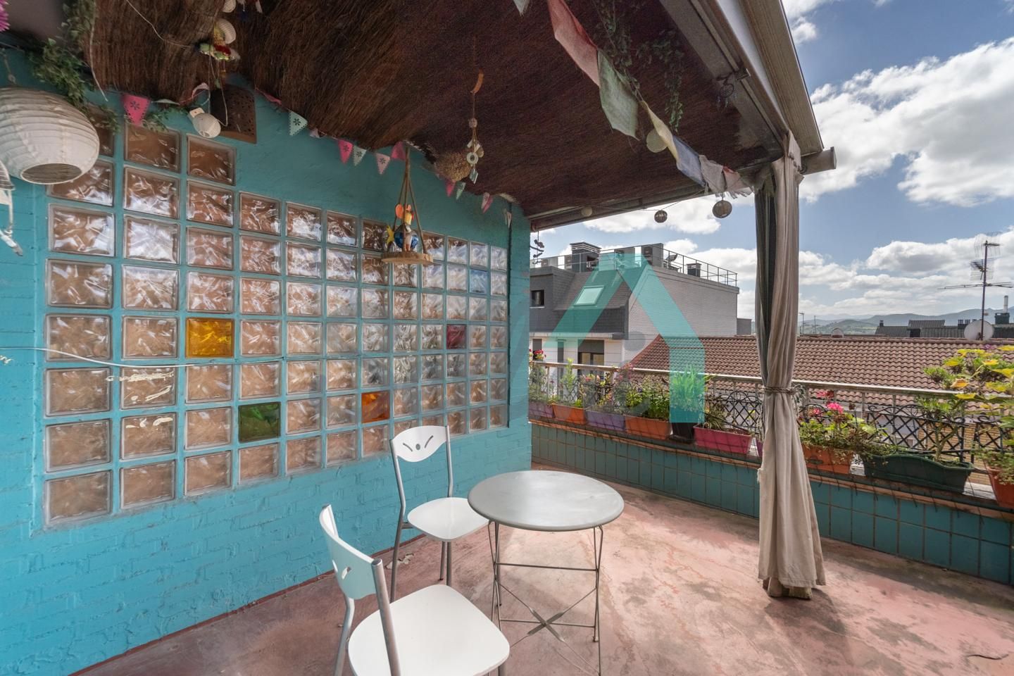Terraza de Ático en venta en Oviedo  con Calefacción, Parquet y Terraza