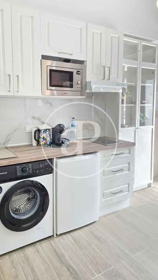 Kitchen of Flat for sale in Valencia  with Air Conditioner, Heating and Furnished