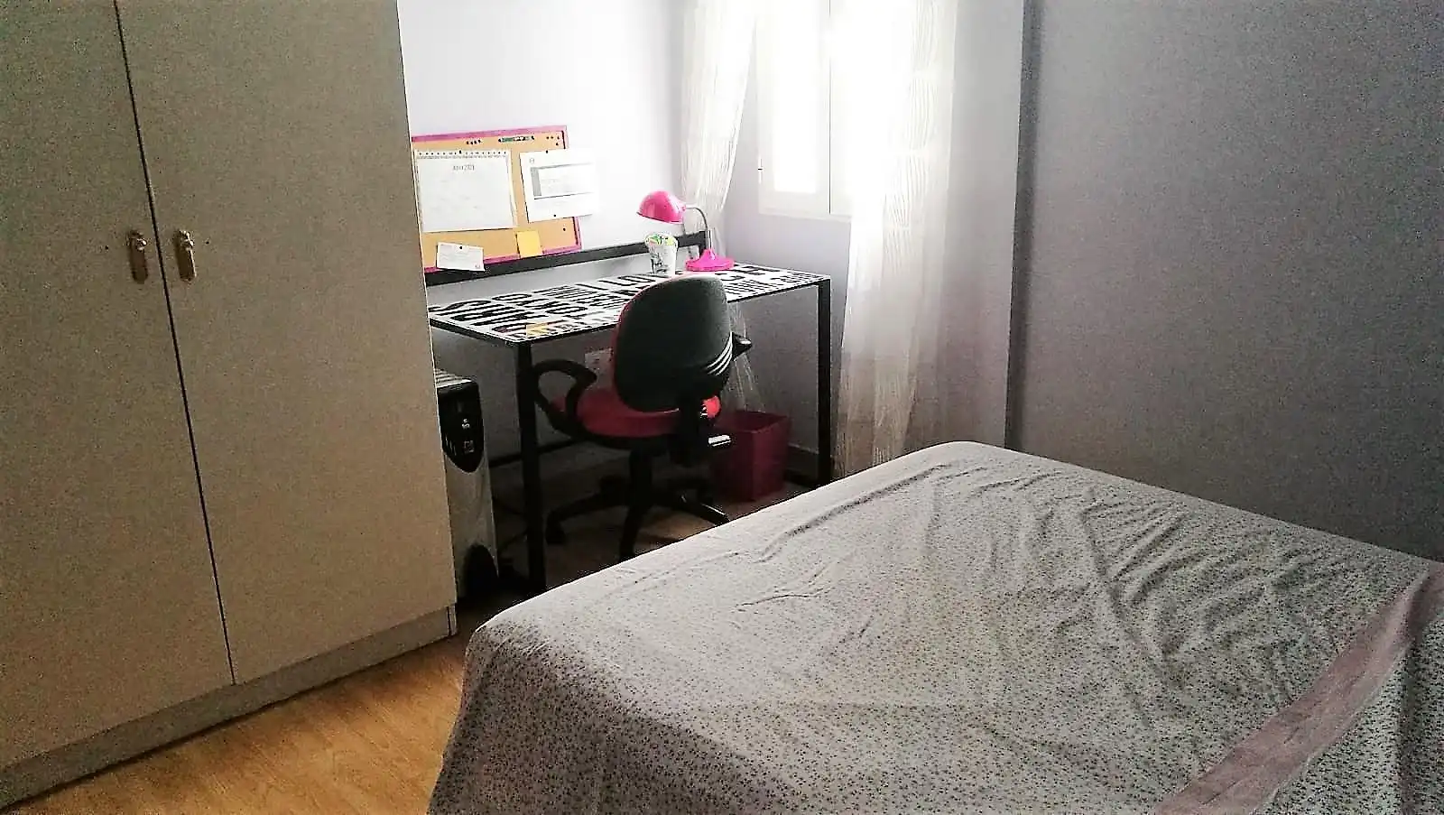 Schlafzimmer von Wohnung zur Miete in Granada mit Möbliert