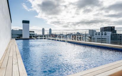 Swimming pool of Flat for sale in  Barcelona Capital  with Air Conditioner, Terrace and Balcony