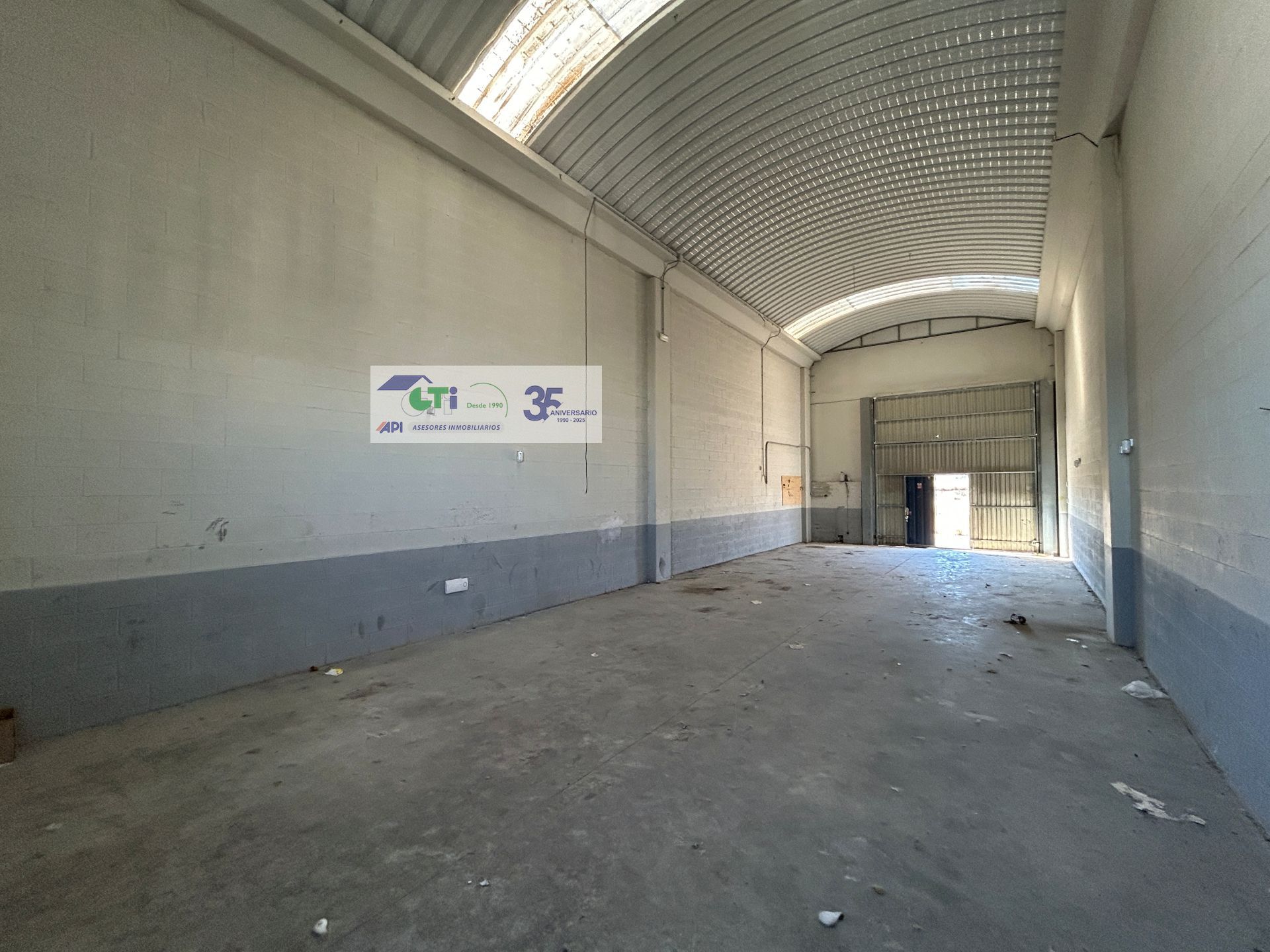 Nau industrial en venda en  Zaragoza Capital