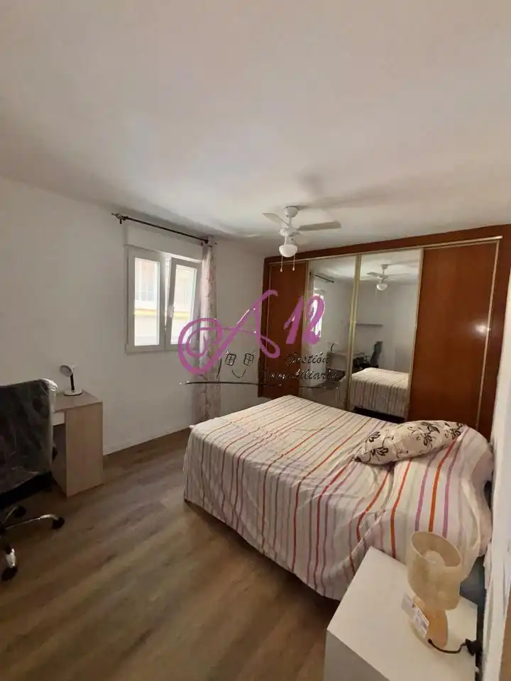 Bedroom of Flat for share in Burjassot  with Air Conditioner, Terrace and Furnished