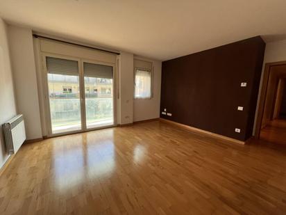 Sala d'estar de Pis en venda en Vic amb Calefacció, Parquet i Terrassa