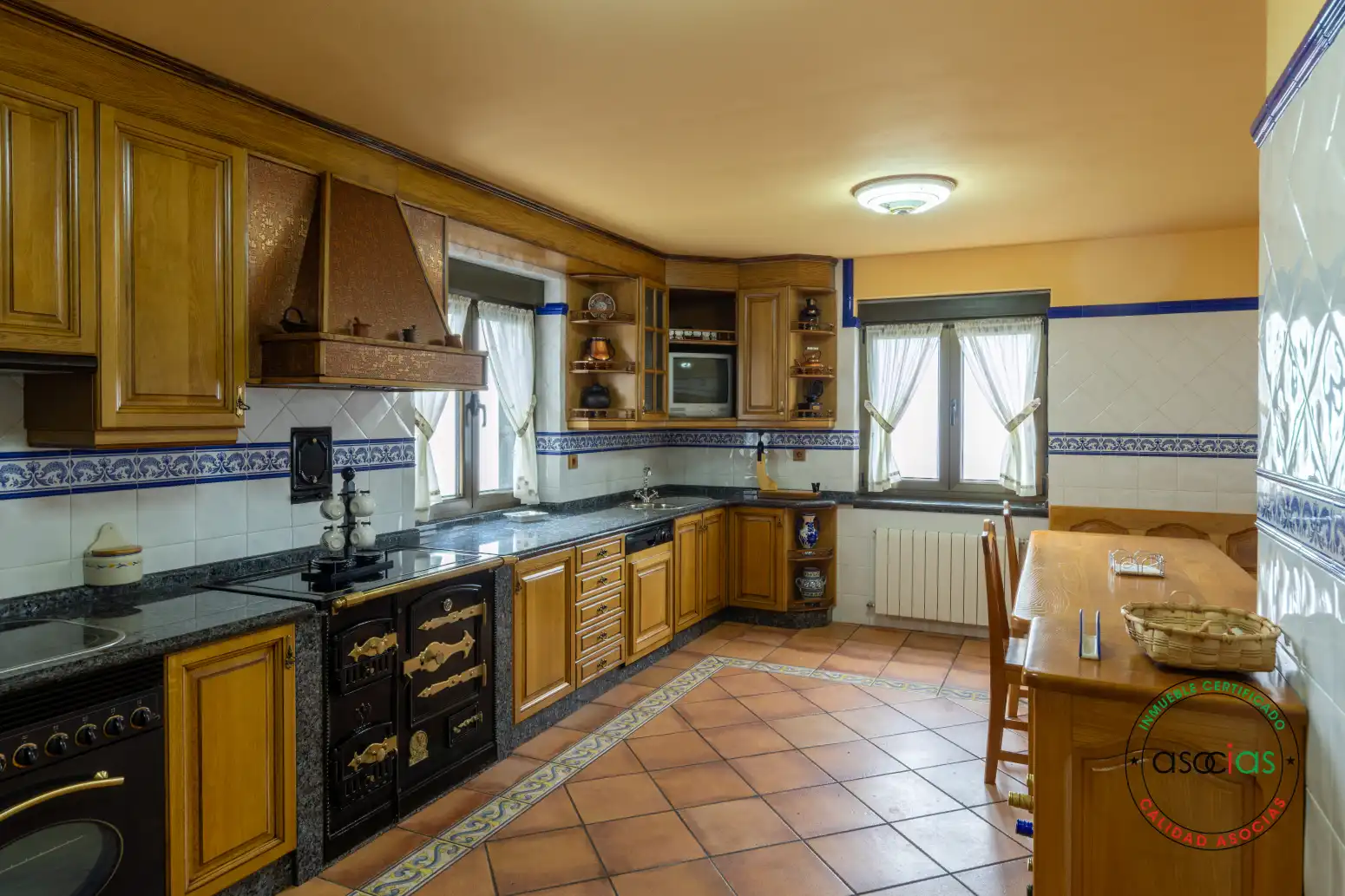 Cuina de Casa o xalet en venda en Tineo amb Calefacció