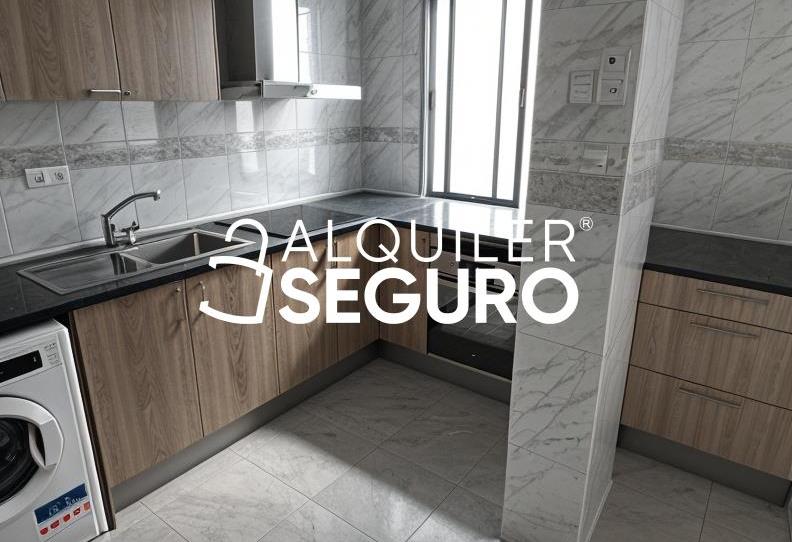 Photo 1 of Flat to rent in Ruiz Gijón, Arco Norte - Avda. España, Sevilla