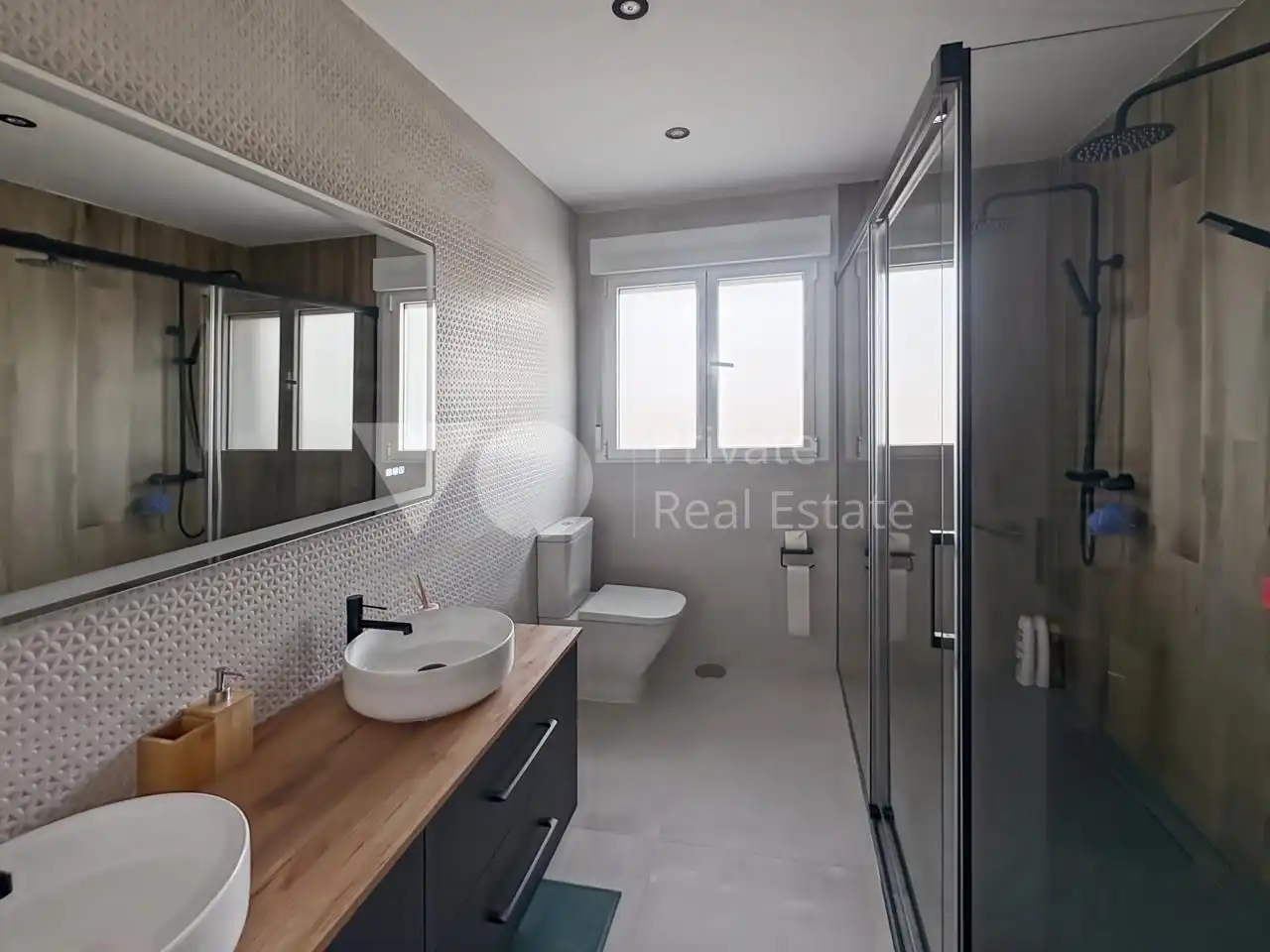 Bathroom of Houses for sale in Boadilla del Monte  with Air Conditioner, Heating and Private garden