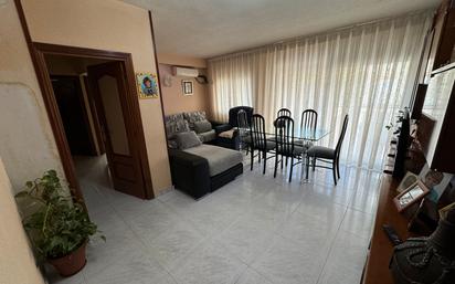 Living room of Flat for sale in Parla  with Air Conditioner, Heating and Terrace