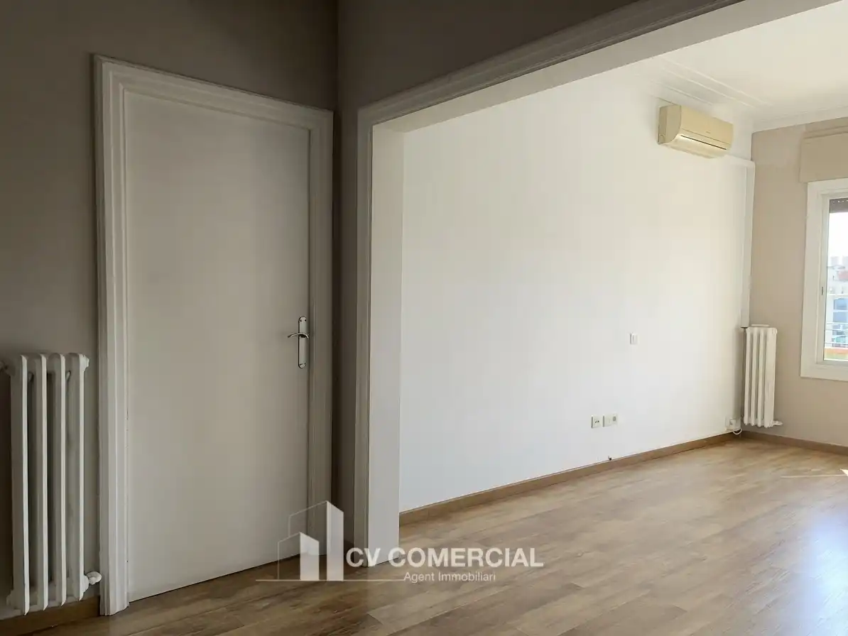 Piso con terraza en venta en Carrer del Comte d'Urgell, imagen 32