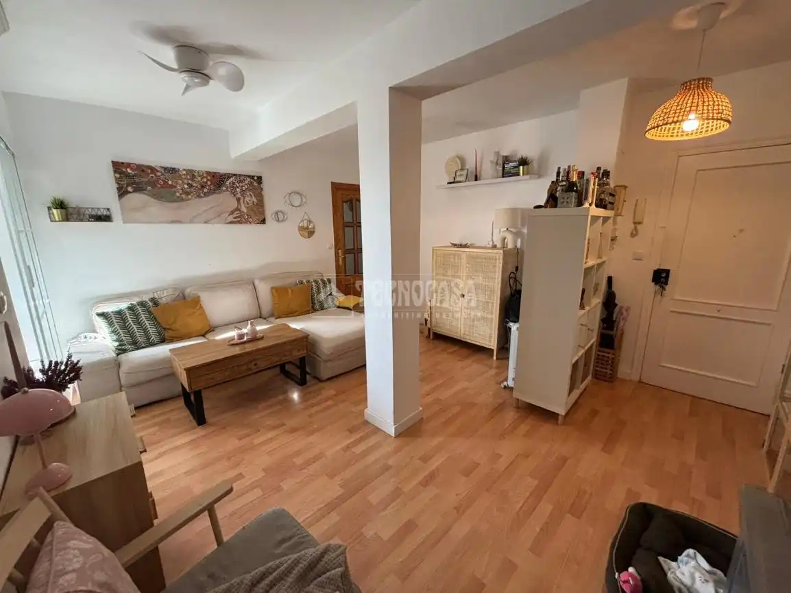 Sala d'estar de Àtic en venda en Córdoba amb Aire condicionat, Parquet i Terrassa