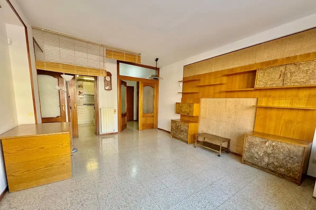 Sala d'estar de Pis en venda en Barcelona amb Balcó