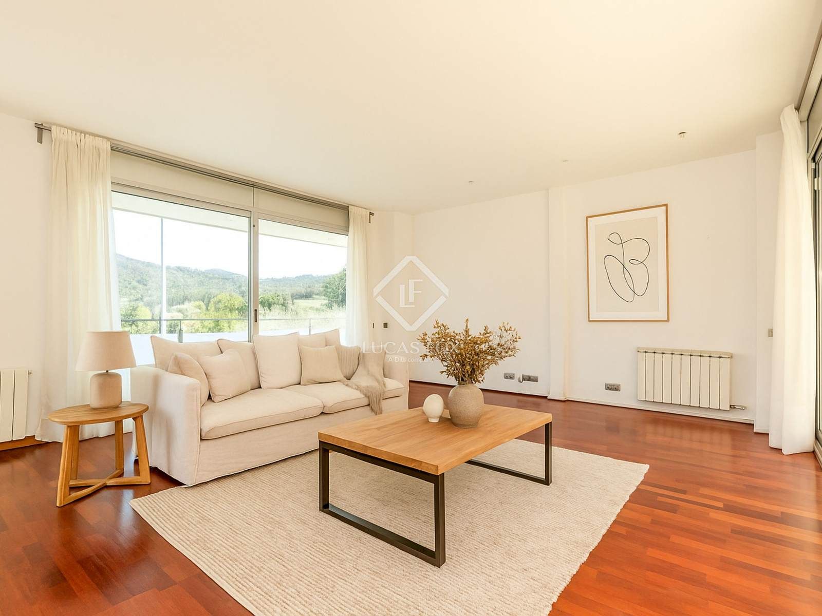 Sala d'estar de Casa o xalet en venda en Sant Just Desvern amb Aire condicionat, Jardí privat i Terrassa