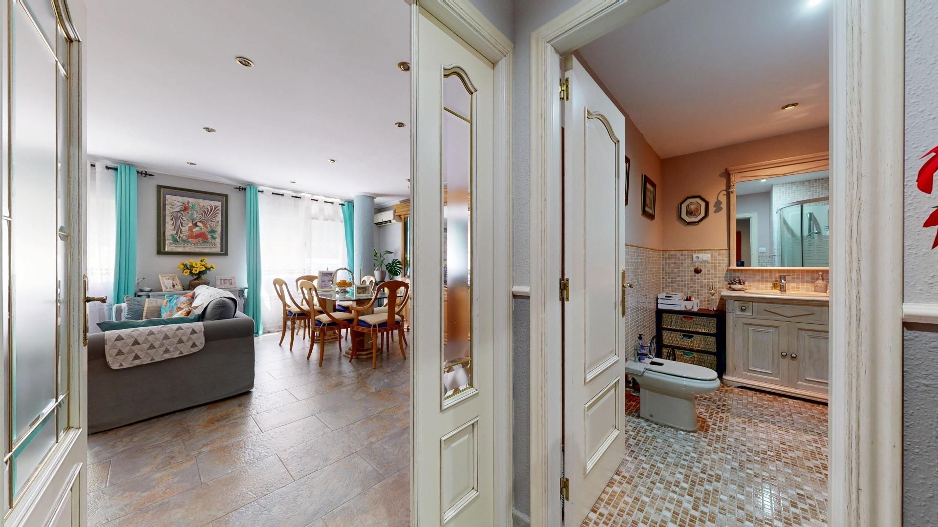 Casa adosada en venda en Paterna amb Aire condicionat, Terrassa i Traster