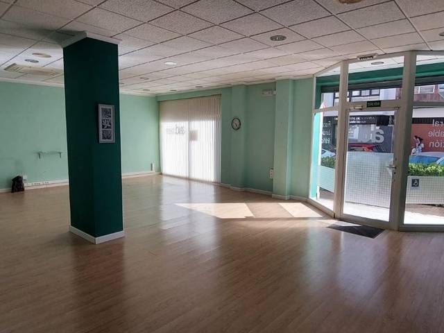 Local comercial en Alquiler en Avinguda Alcalde Enrique Daries, 5 en Pueblo