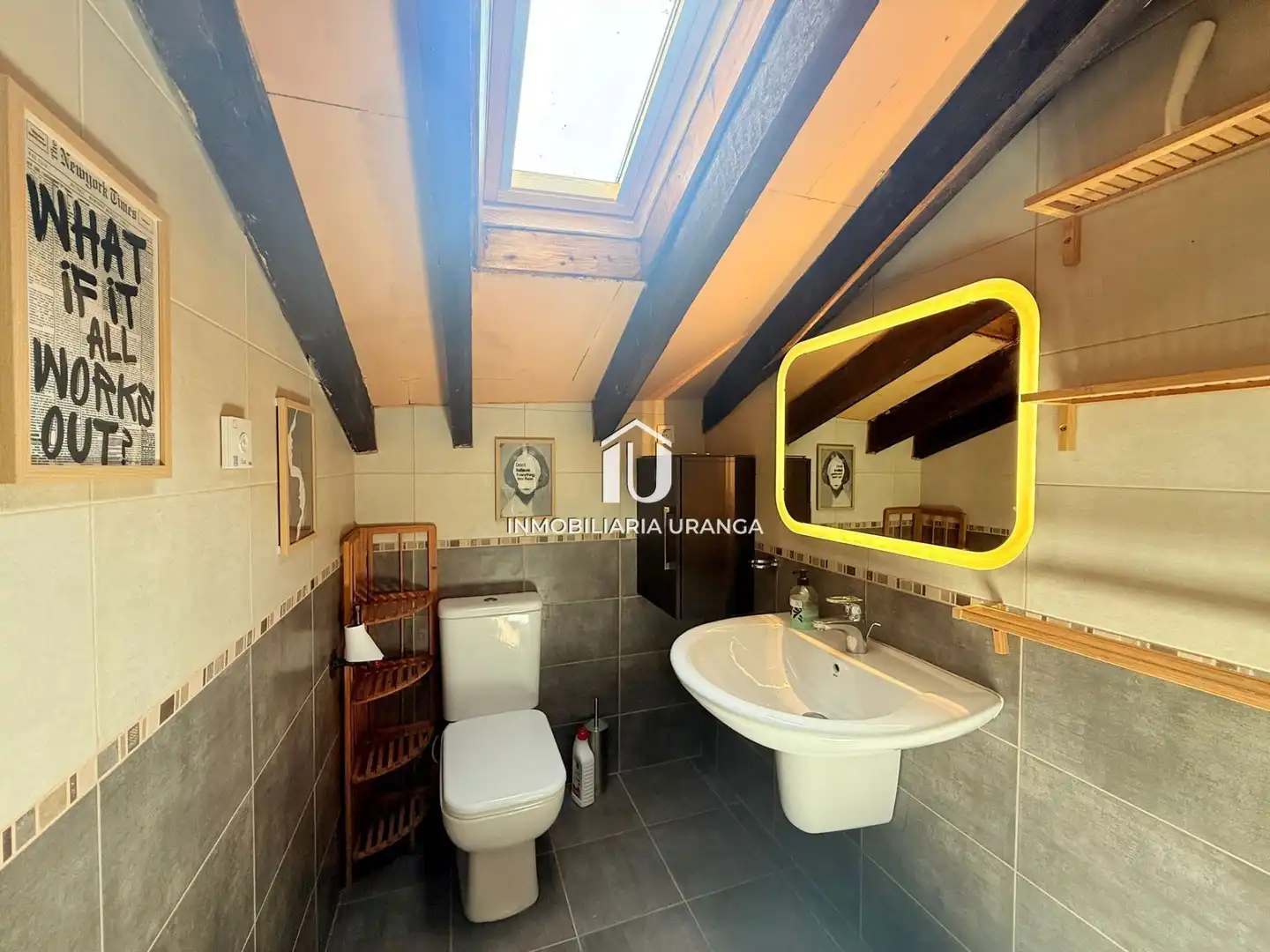 Baño de Piso en venta en Laredo con Amueblado