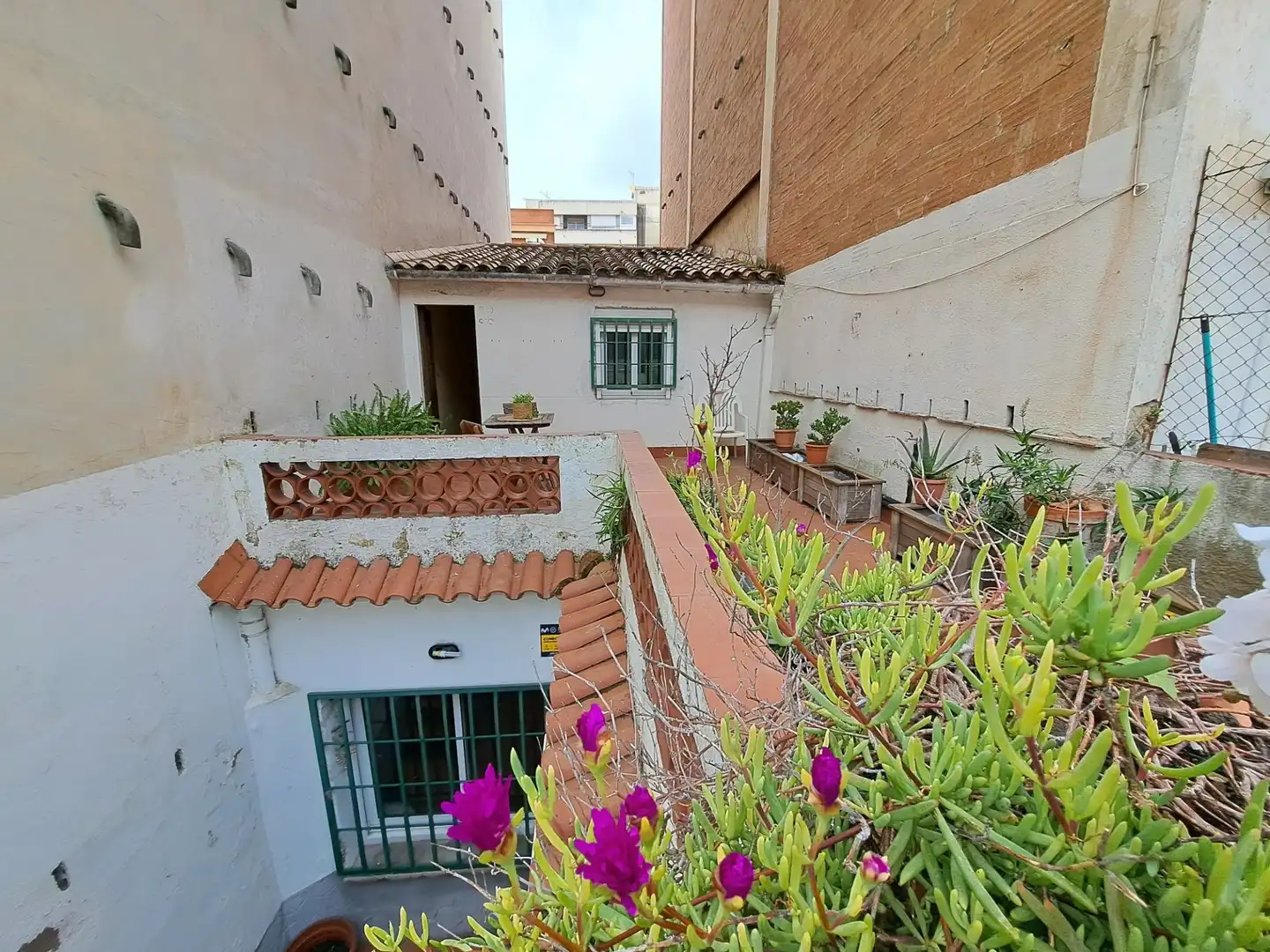 Terraza de Casa adosada en venta en Rubí con Terraza y Alarma