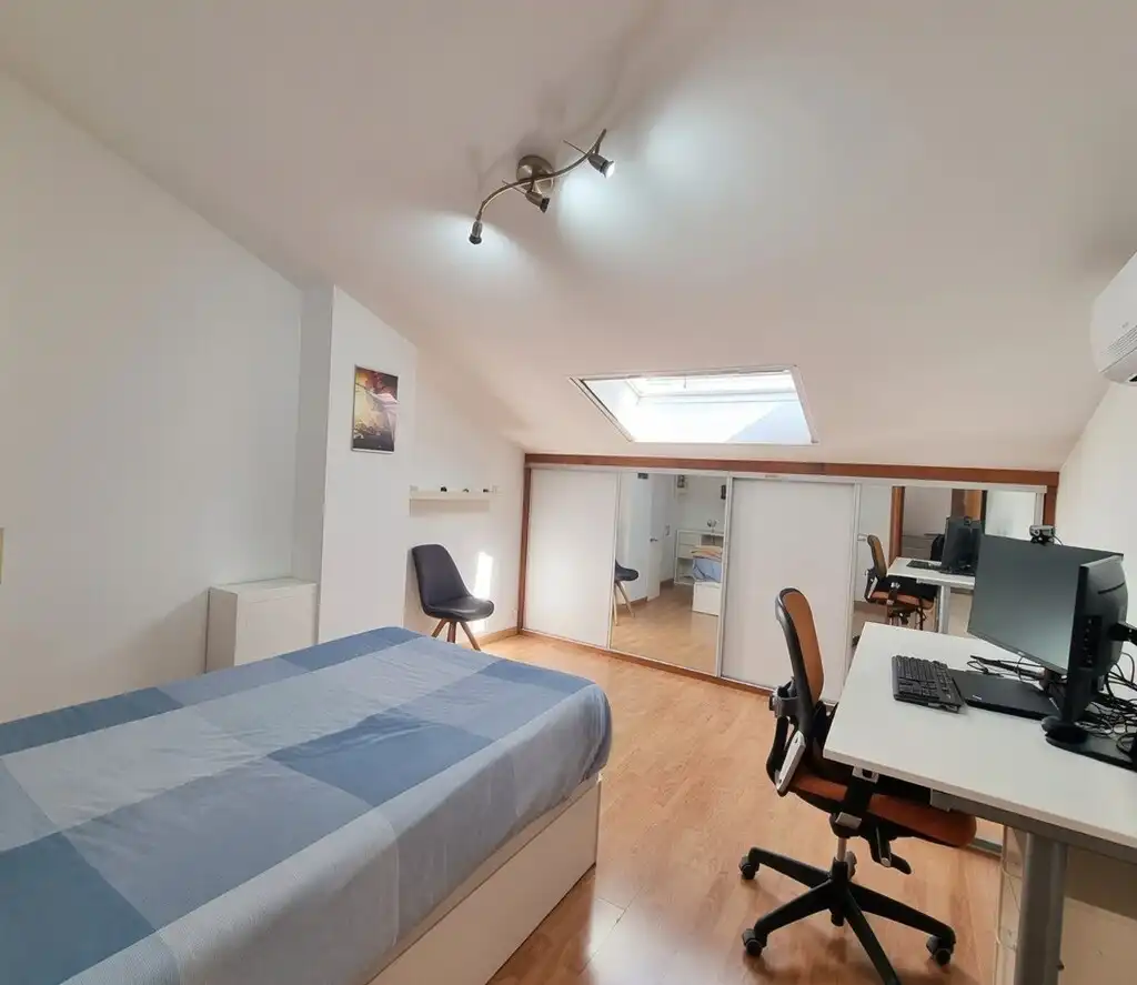 Dormitori de Casa o xalet en venda en Terrassa amb Aire condicionat, Jardí privat i Terrassa