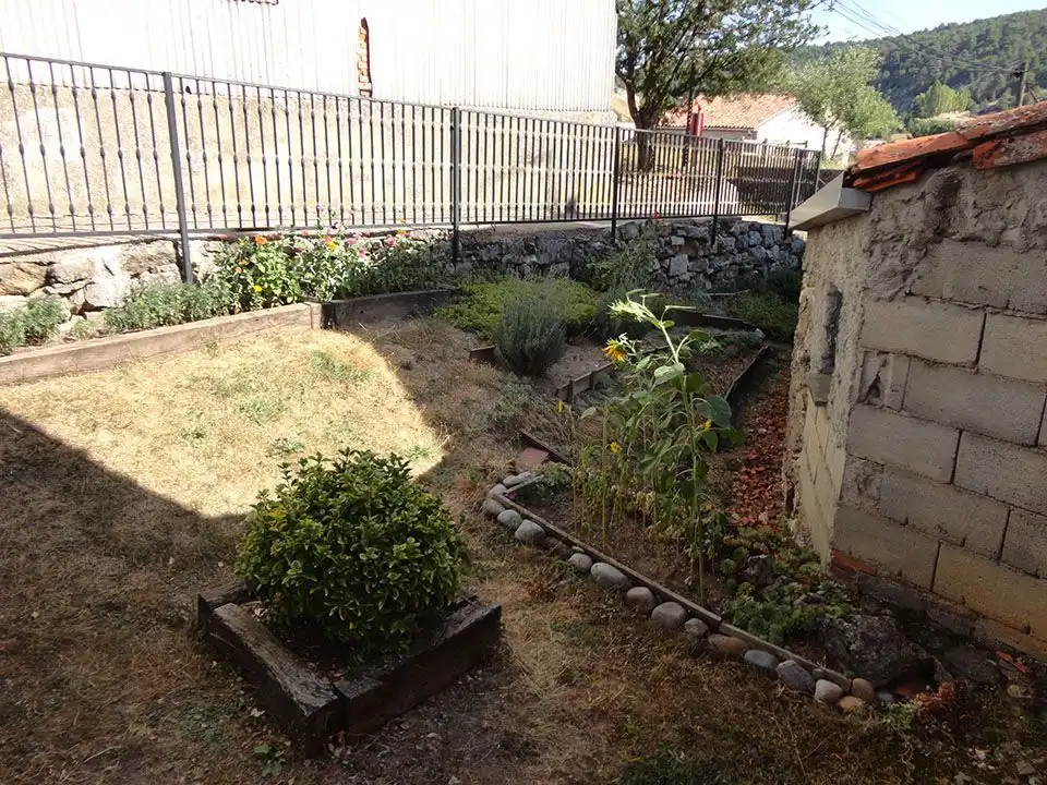 Jardín de Casa adosada en venta en Hontoria del Pinar con Jardín privado