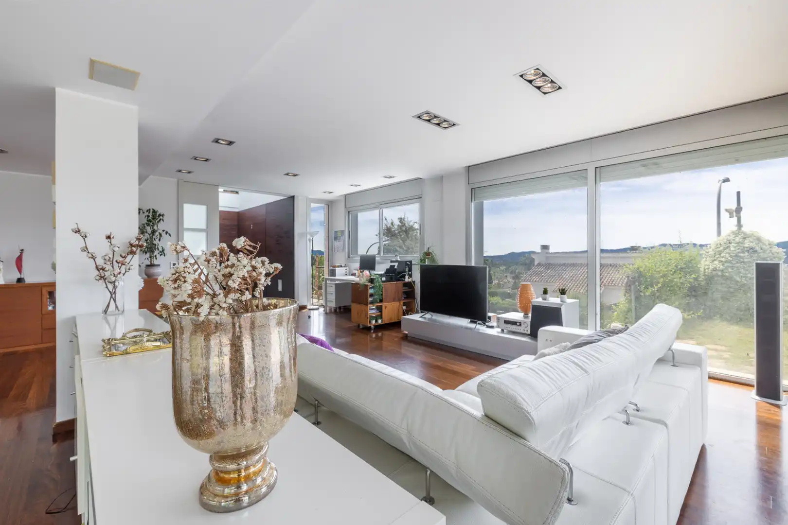 Living room of Houses for sale in Cerdanyola del Vallès  with Furnished