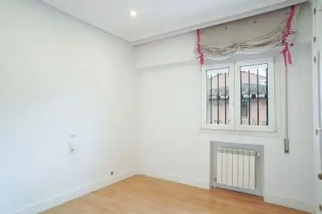 Dormitori de Casa o xalet en venda en Madrid amb Aire condicionat, Calefacció i Terrassa