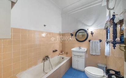 Bathroom of Flat for sale in  Madrid Capital  with Balcony